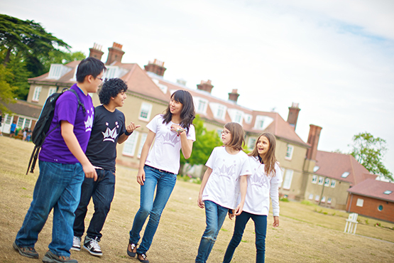 English_Natali_kings_London_docug