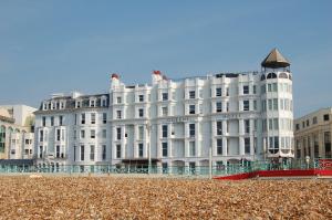 English_Natali_Castle Brighton._resi